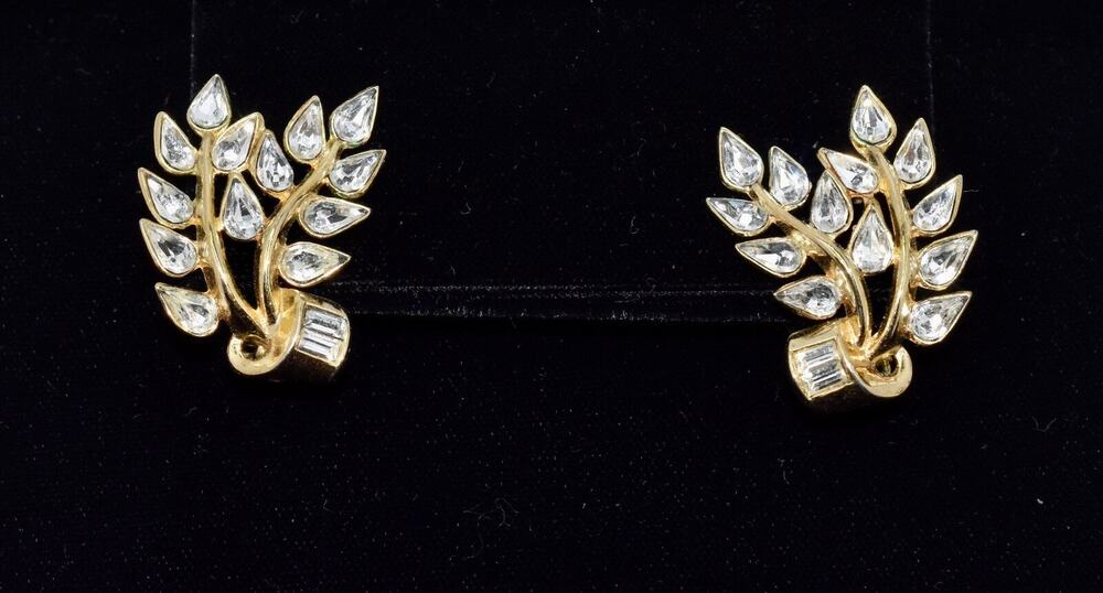 Vintage CROWN TRIFARI Gold Tone Rhinestone marquise & baguette Clip on Earrings